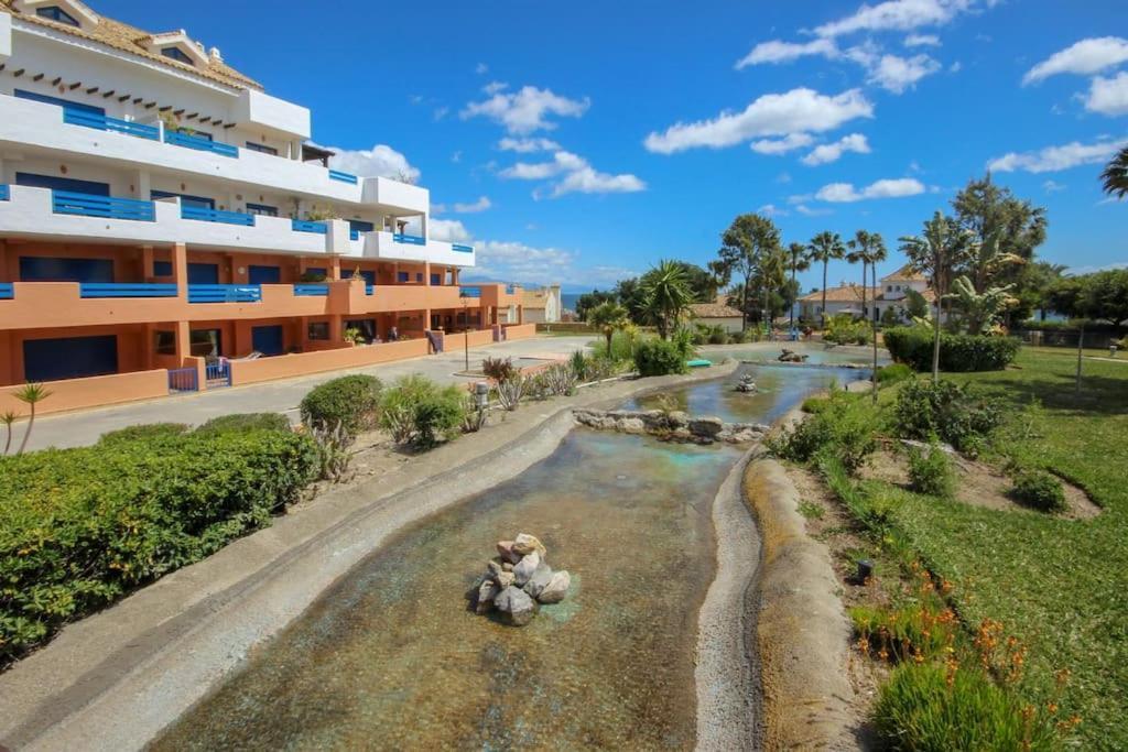 2 Bedrooms Sea And Pool View Apt In Duquesa Golf & Gardens Manilva Castillo de Sabinillas ภายนอก รูปภาพ
